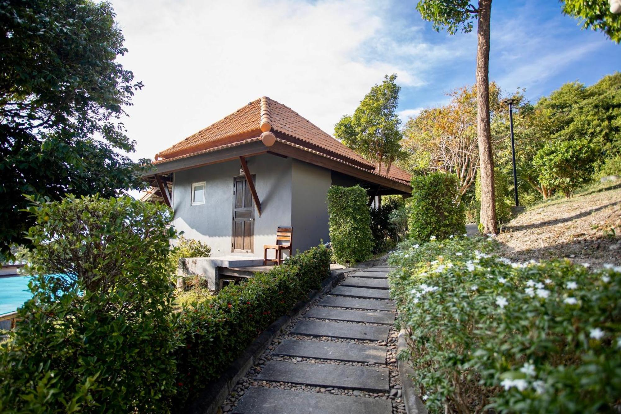 Bakantiang Resort Ko Lanta Extérieur photo